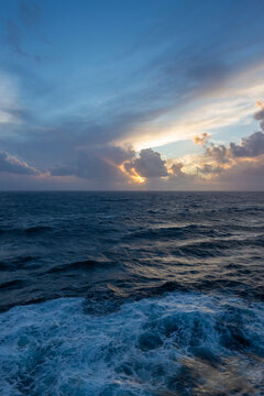 北大西洋日落晚霞风景