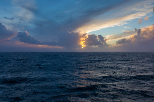 北大西洋日落晚霞风景