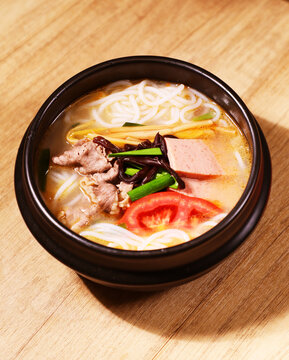 三鲜米线