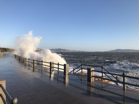 冬季的海浪