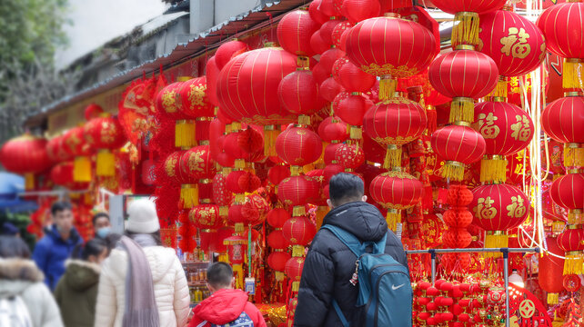 春节年货市场大红灯笼挂饰