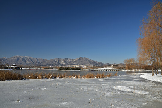 河北省石家庄市龙泉湖公园雪景