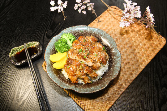 鸡腿饭