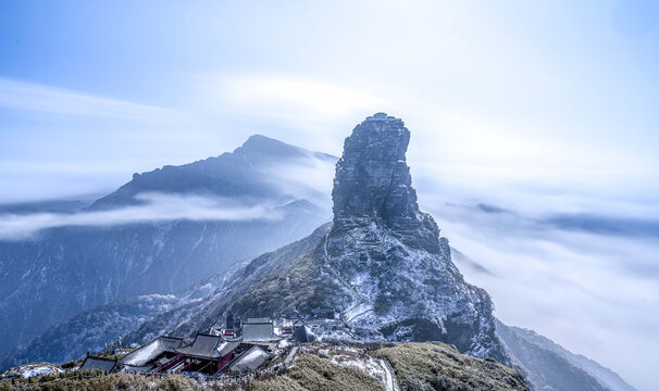 世界遗产梵净山冰凌雪景云海