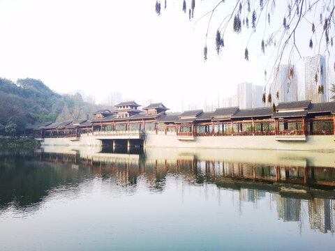 彩云湖风雨廊桥仿古建筑