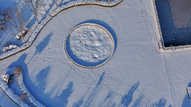 航拍翼云广场雪景