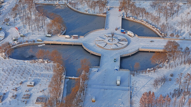 翼云广场雪景