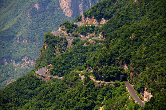 云台山盘山公路巍巍太行