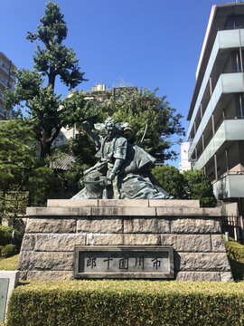 东京浅草寺内的市川团十郎雕像