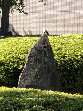 东京浅草寺内的日式佛塔