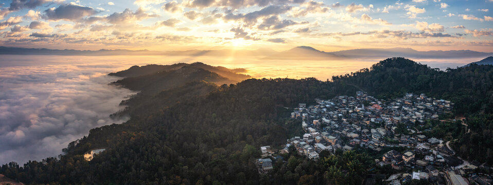 云南景迈山日出云海自然风光