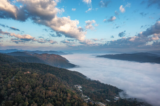 云南景迈山日出云海自然风光