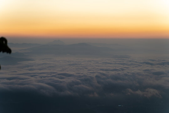 西双版纳景洪市上空的云海