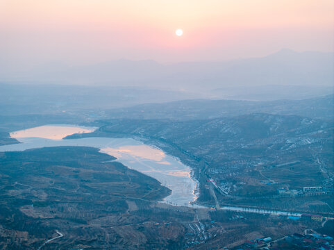 航拍沂蒙山区的乡村