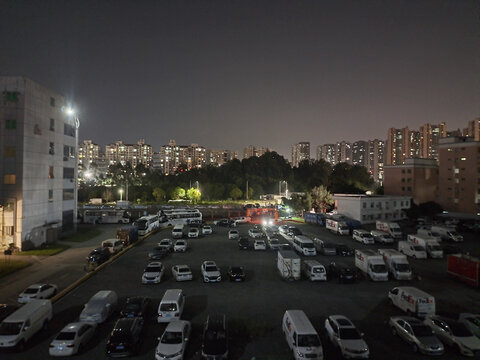 停车场夜景