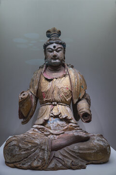彩绘木雕菩萨坐像