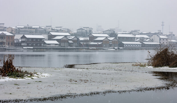 2024年2月冰雪中的常德河街