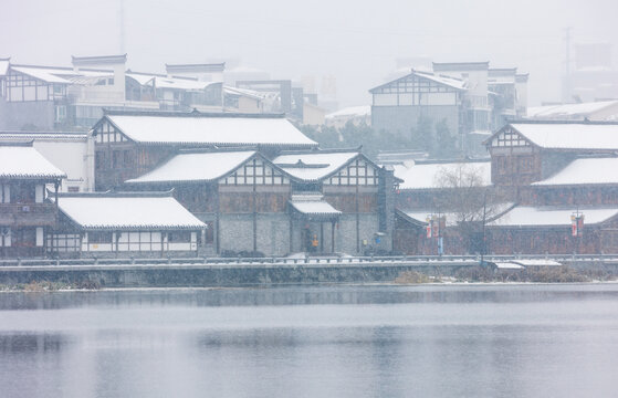 2024年2月冰雪中的常德河街