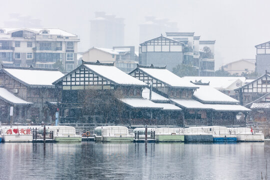 2024年2月冰雪中的常德河街