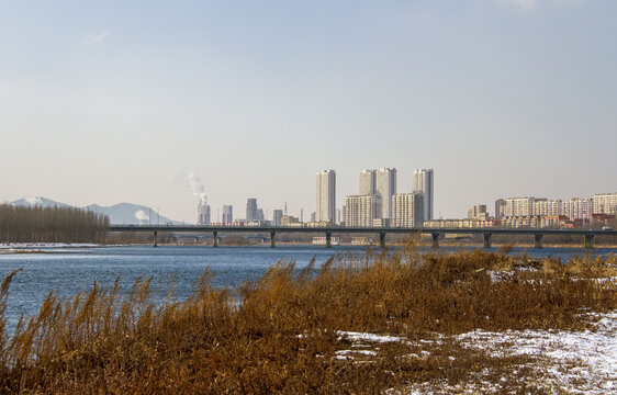 早春二月松花江