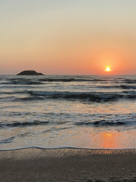 海边的落日夕阳