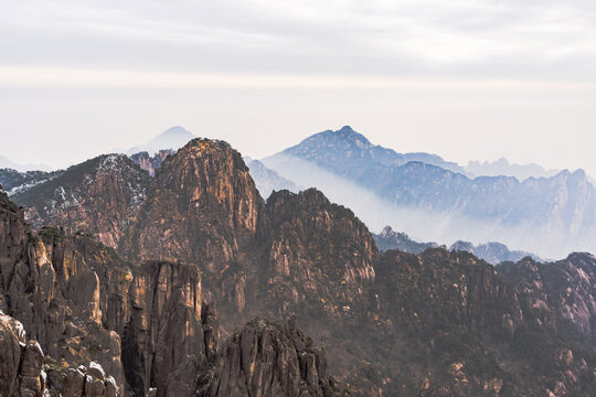 游黄山景区到山顶看日出