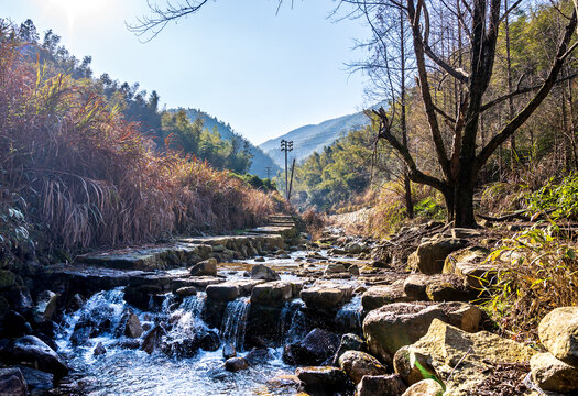 山涧小瀑布