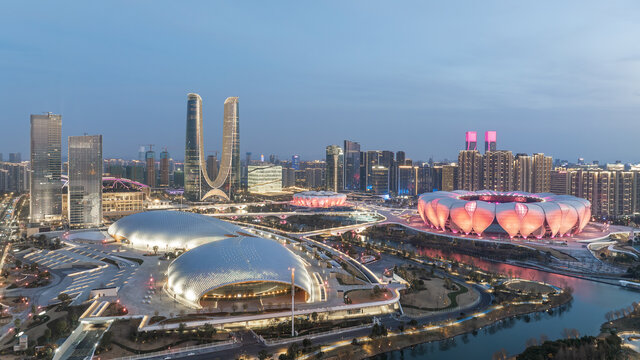 杭州奥体中心体育馆夜景