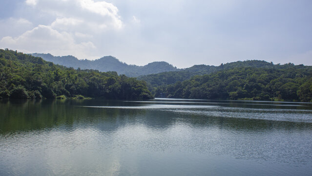 圭峰山天鹅湖