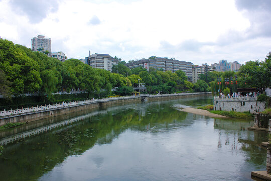 南明河畔景色