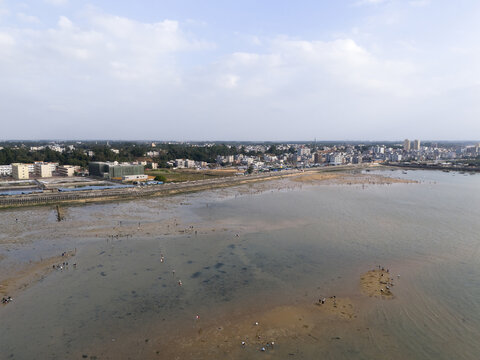 湛江平安广场赶海航拍