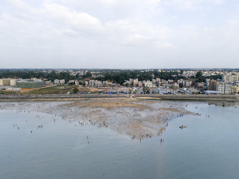 湛江平安广场赶海航拍