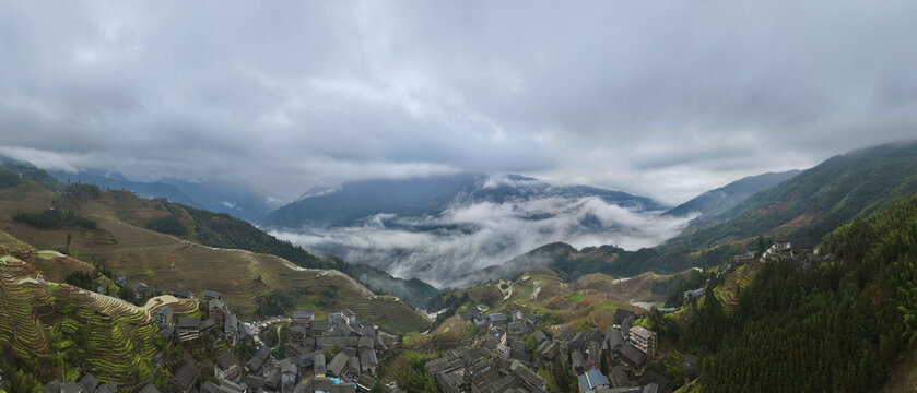 龙脊梯田七星伴月云海全景