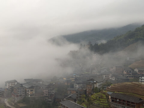 龙脊山寨云海