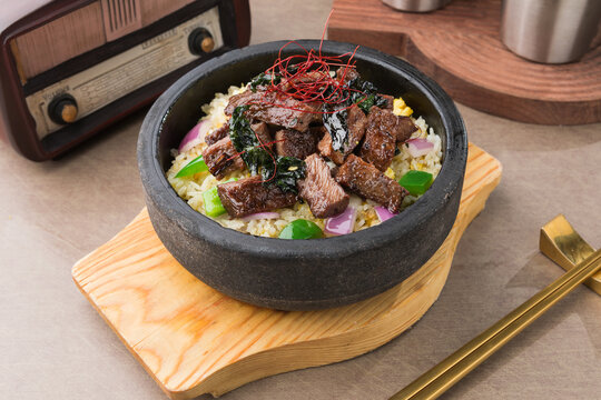 牛肉石锅饭