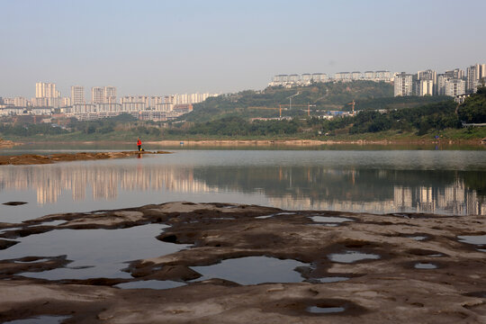 枯水河流