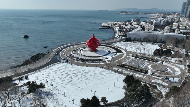 冬季青岛雪景五四广场