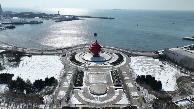 冬季青岛雪景五四广场