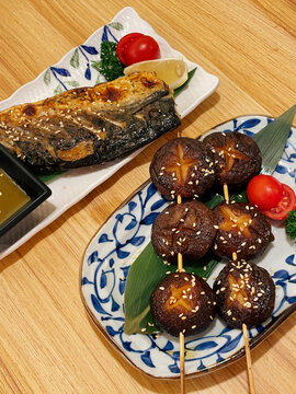 日式料理碳烤香菇