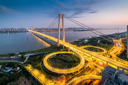 武汉杨泗港长江大桥夜景