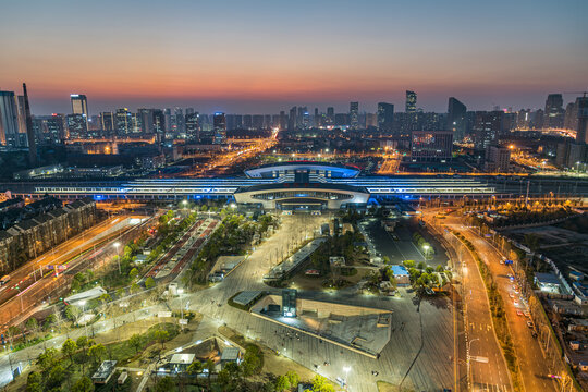 武汉光谷武汉东站夜景