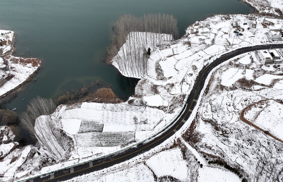 山东枣庄山亭区翼云湖雪景