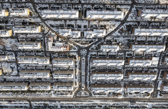 航拍小区雪景