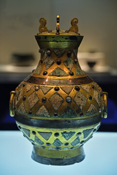 河北博物院藏品鎏金银乳丁纹铜壶