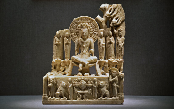 河北博物院藏品镂雕弥勒七尊像