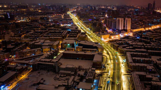 黎明前的长春市冬季雪后风景