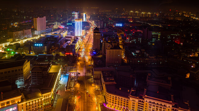 龙年春节里的中国长春城区夜景