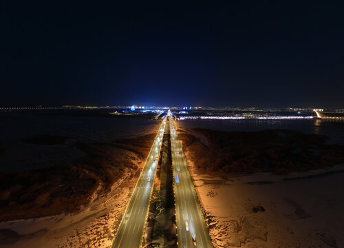 哈尔滨松花江公路大桥夜景