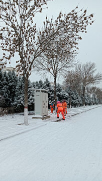 扫雪清洁工