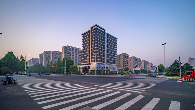 青岛西海岸三沙路与盛海路路口